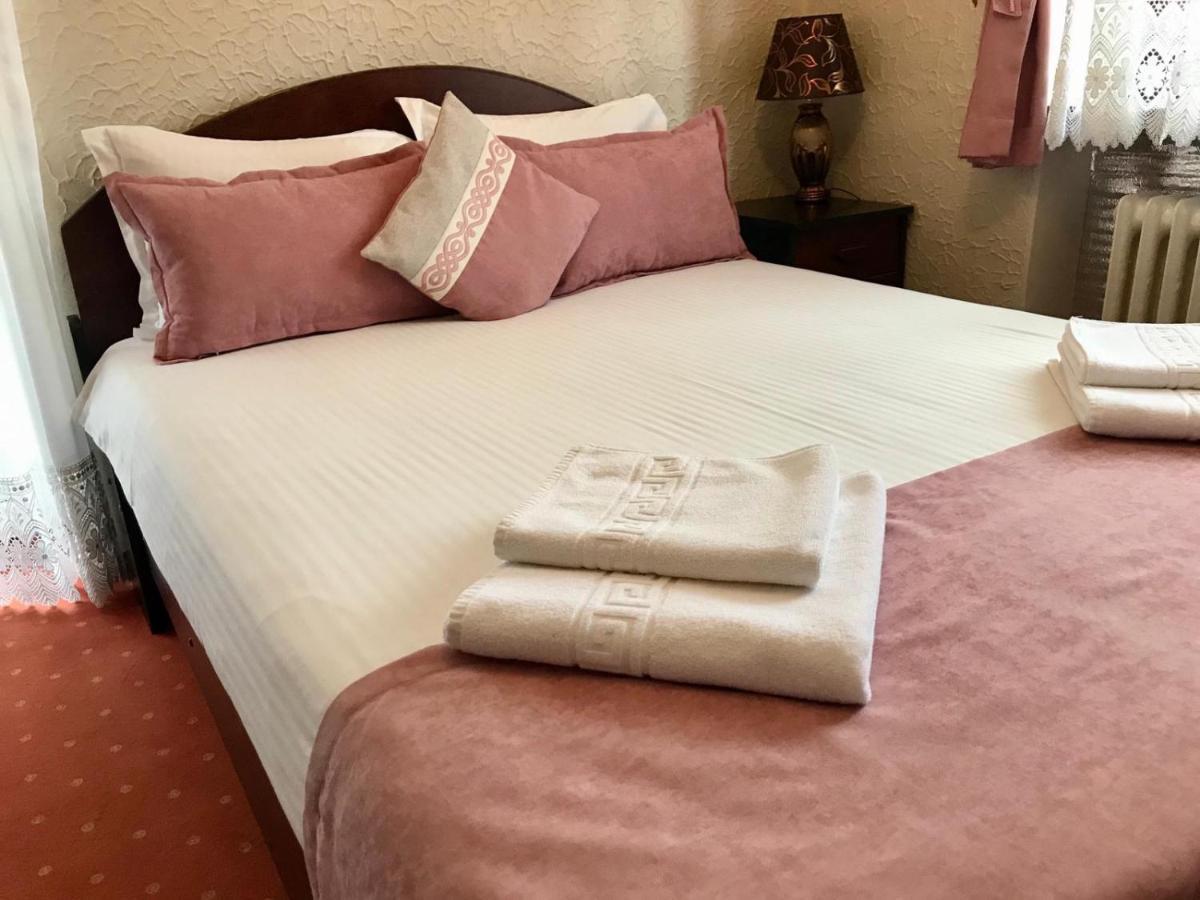 Rădăuţi Pension Hotel Fast מראה חיצוני תמונה
