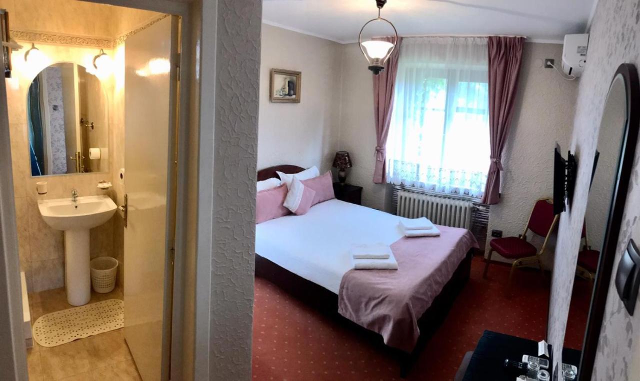 Rădăuţi Pension Hotel Fast מראה חיצוני תמונה
