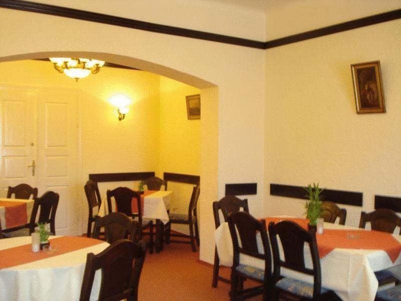 Rădăuţi Pension Hotel Fast מראה חיצוני תמונה