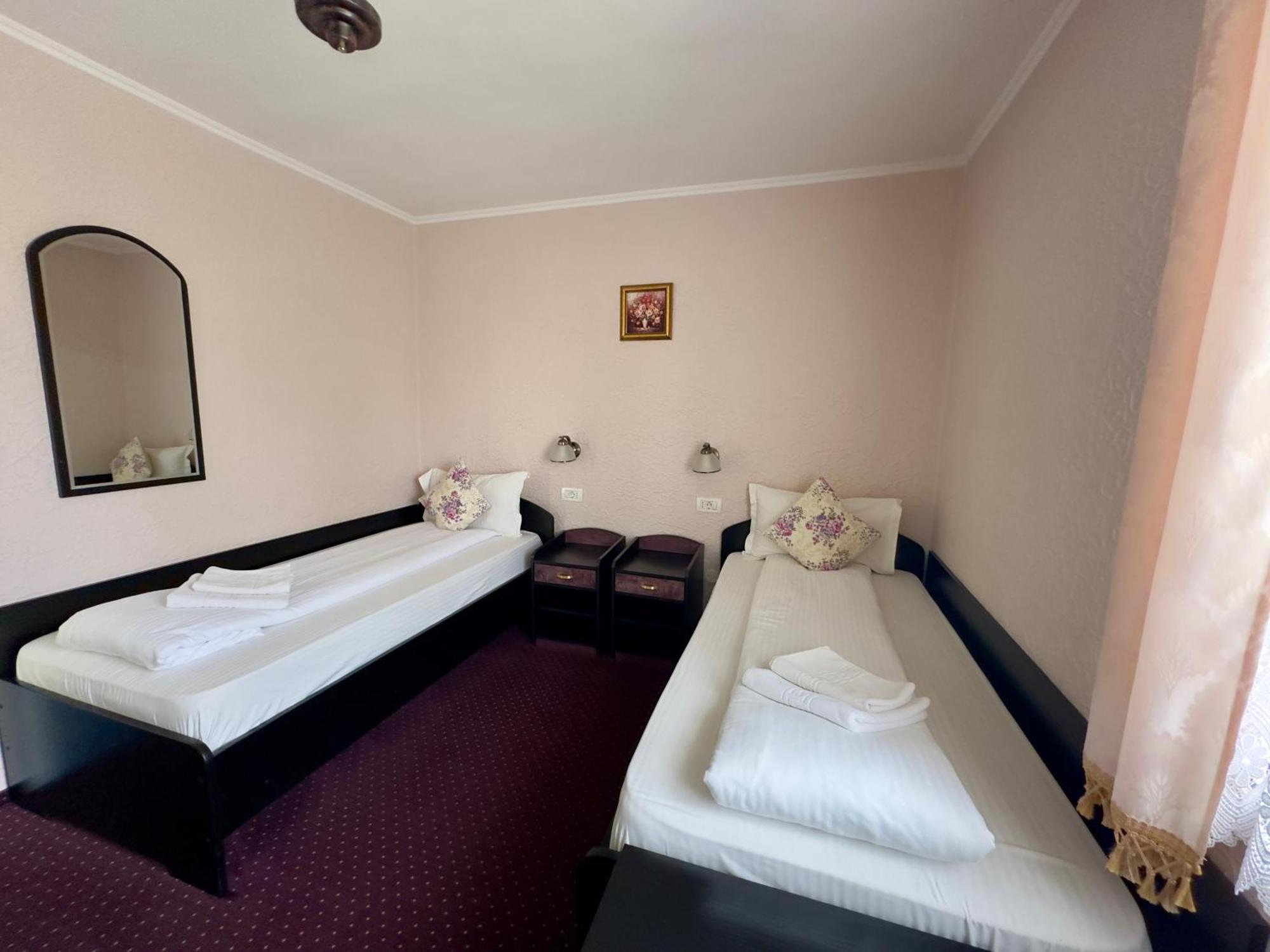 Rădăuţi Pension Hotel Fast מראה חיצוני תמונה
