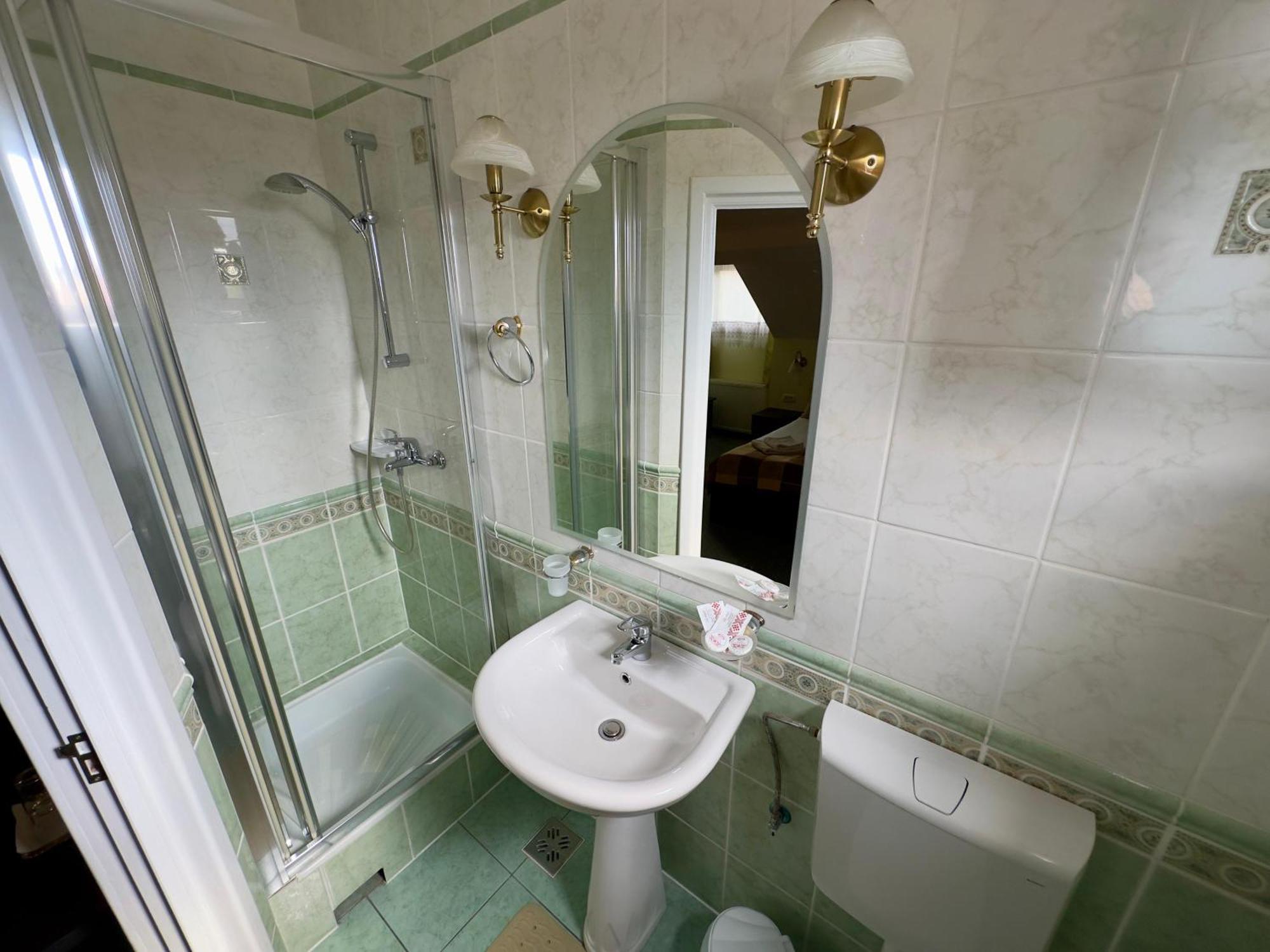 Rădăuţi Pension Hotel Fast מראה חיצוני תמונה
