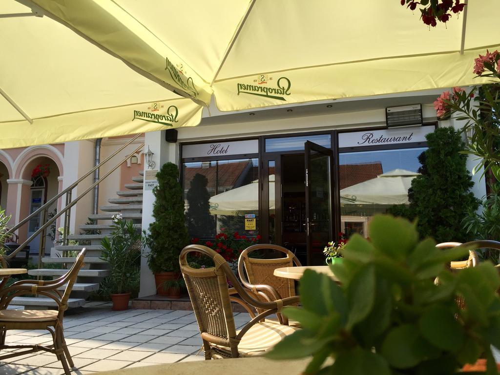 Rădăuţi Pension Hotel Fast מראה חיצוני תמונה
