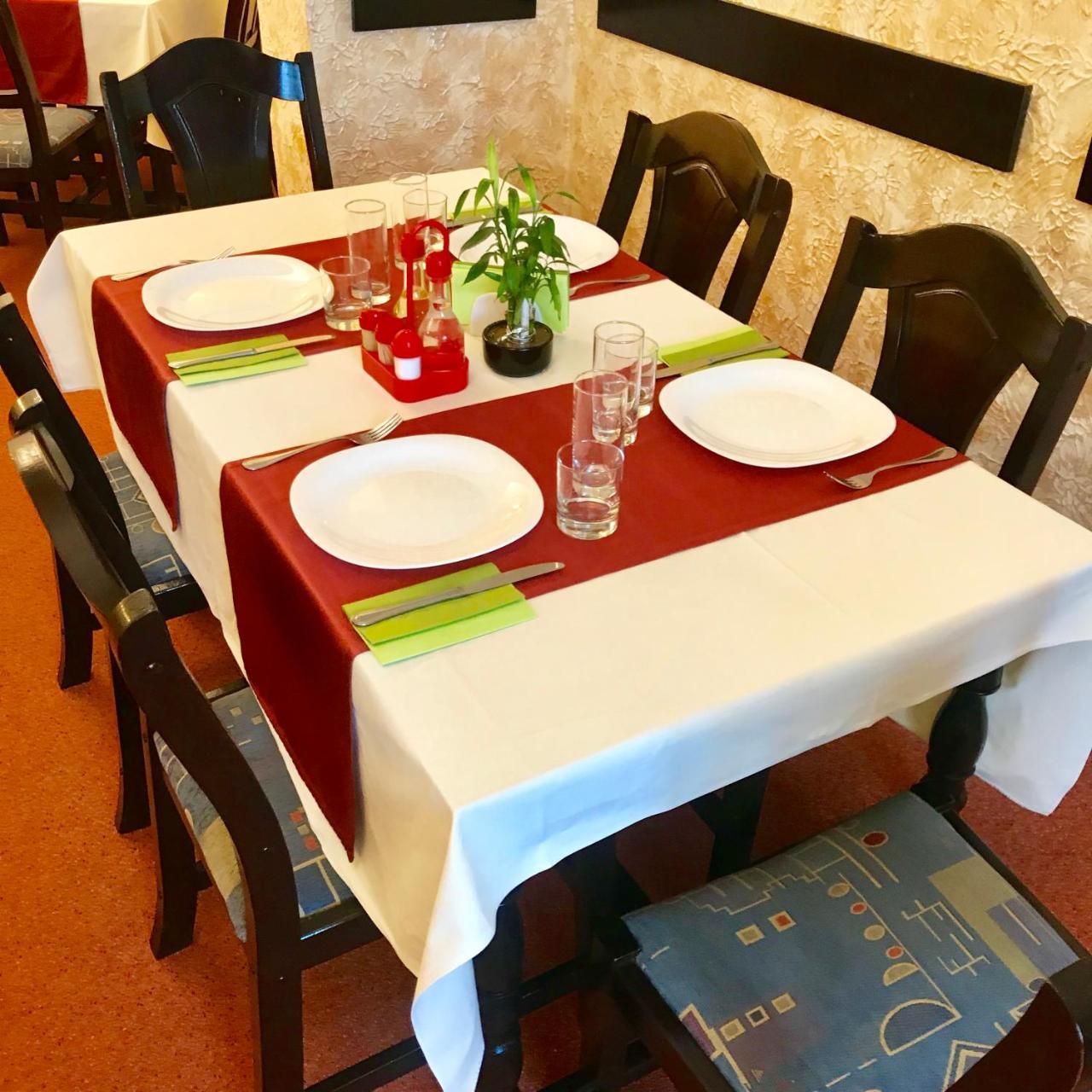Rădăuţi Pension Hotel Fast מראה חיצוני תמונה
