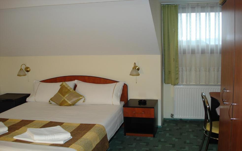 Rădăuţi Pension Hotel Fast חדר תמונה